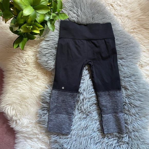 Lululemon Seamless Cropped Leggings - Picture 13 of 13